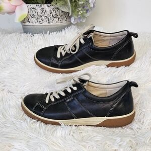 Ecco Womens Black Laether Eu 37 Us 6.5 Low Taw Sneakers Gum Outsole Shoes
